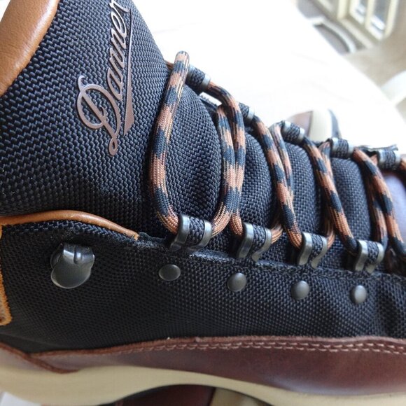 Danner men's size 7D, boots, Tortoise Brown leather black fabric, rubber outsole - Picture 13 of 16